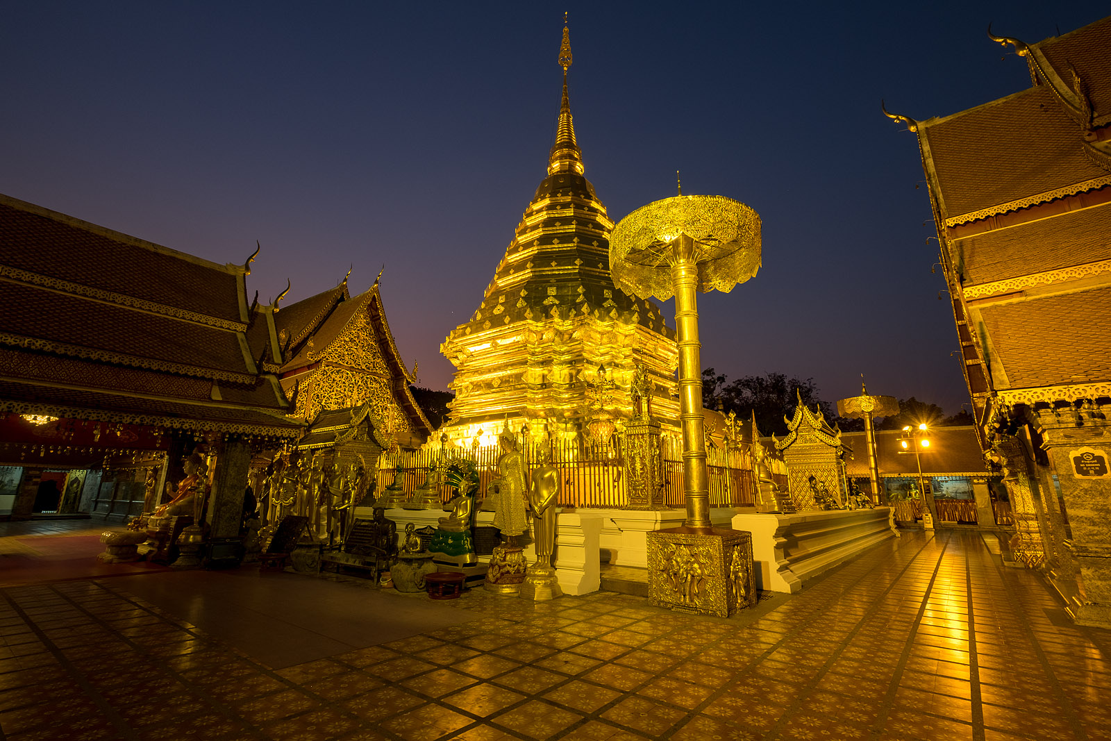 Thaïlande - Wat Phra That Doi Suthep • nicolas leroy ...